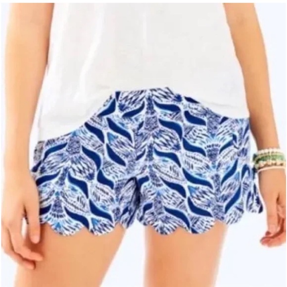 Lilly Pulitzer Dahlia Shorts “A Mermaid’s Tail” - Picture 2 of 5